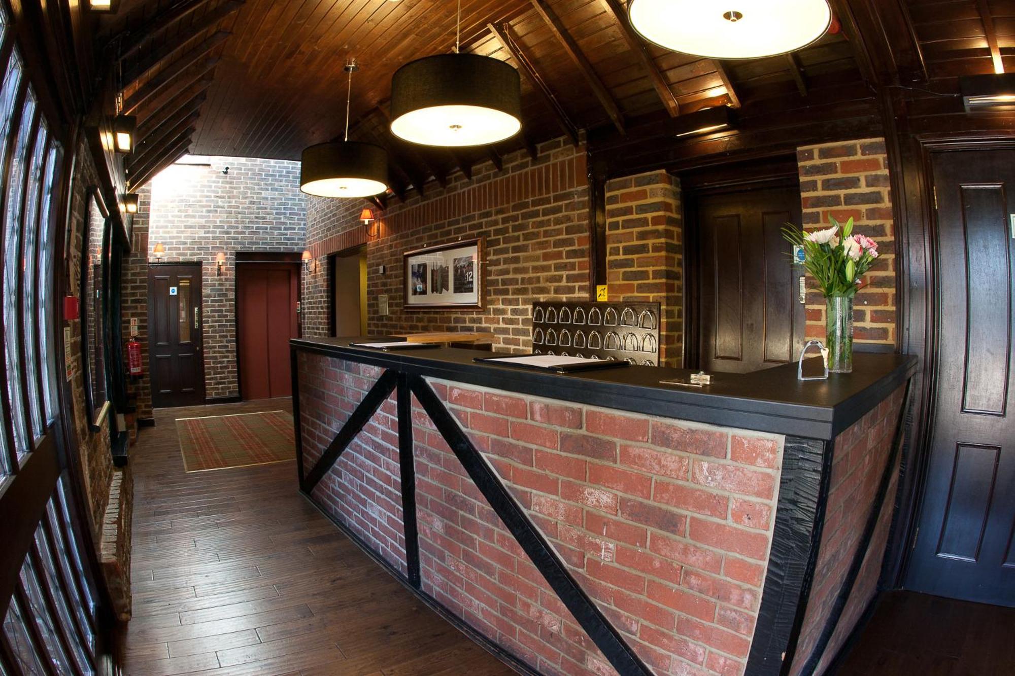 Stirrups Hotel Bracknell Eksteriør bilde